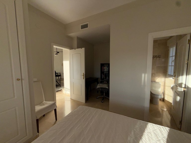 Apartment for Sale in Nueva Andalucía, Malaga 18