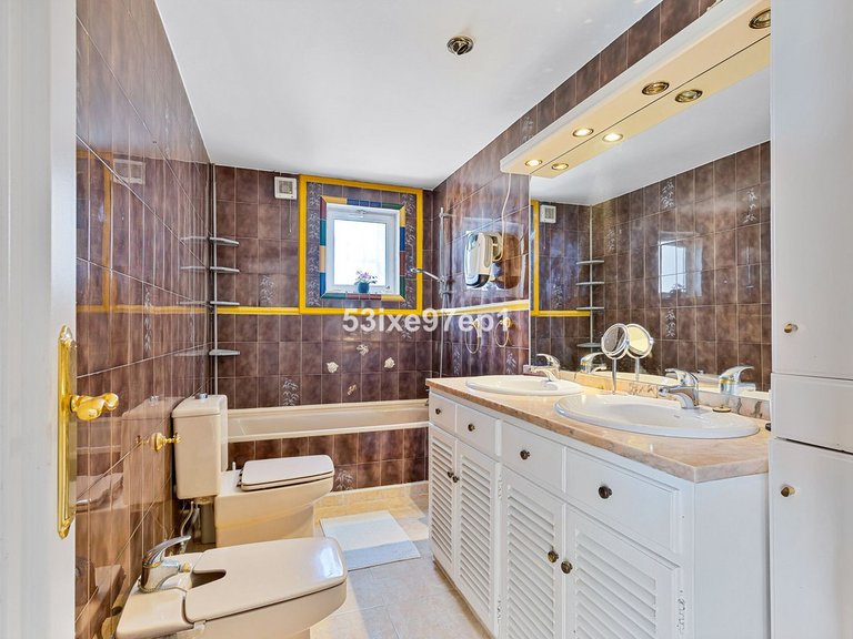 Apartment for Sale in Fuengirola, Malaga 18