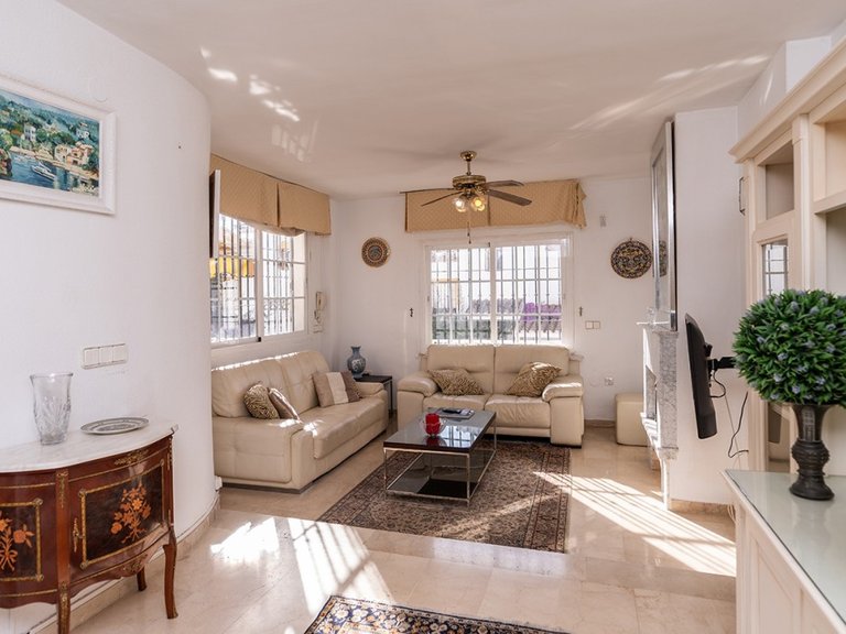 Villa for Sale in Costabella, Malaga 10