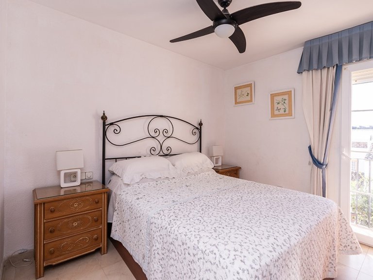 Villa for Sale in Costabella, Malaga 12