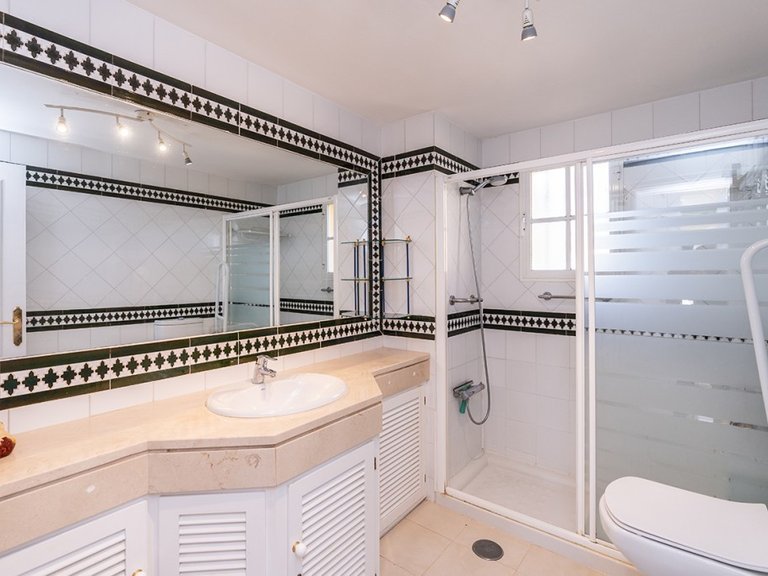 Villa for Sale in Costabella, Malaga 18