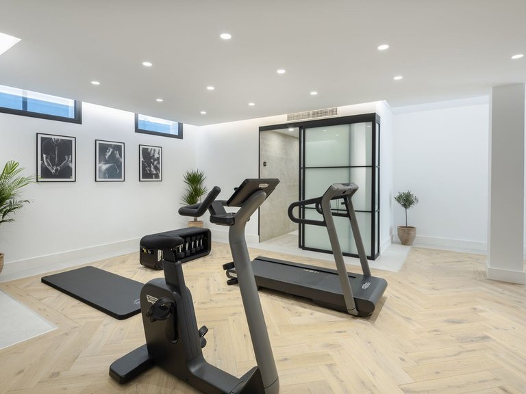 Villa for Sale in La Quinta, Malaga 15