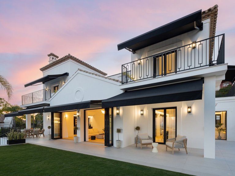 Villa for Sale in La Quinta, Malaga 18