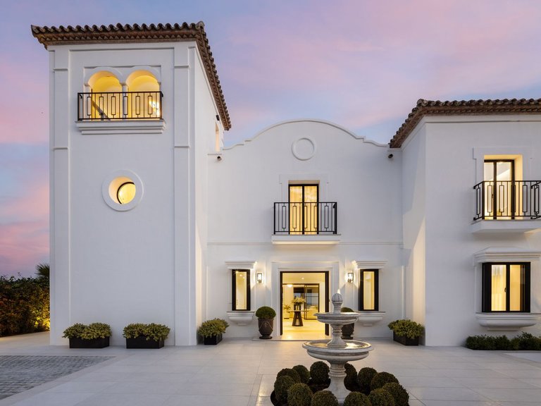 Villa for Sale in La Quinta, Malaga 19