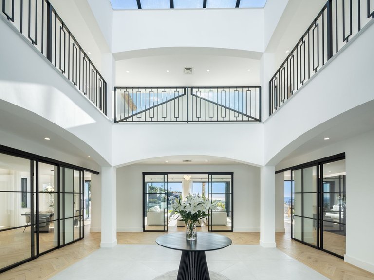 Villa for Sale in La Quinta, Malaga 2