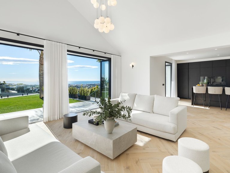 Villa for Sale in La Quinta, Malaga 5