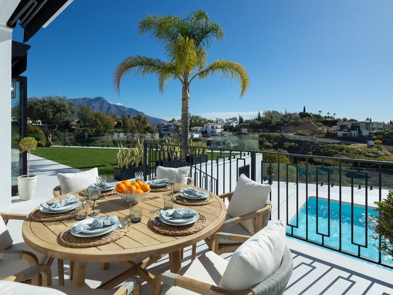 Villa for Sale in La Quinta, Malaga 7
