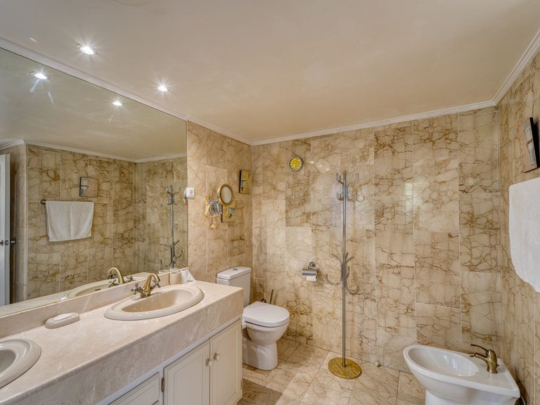 Villa for Sale in Nueva Andalucía, Malaga 15