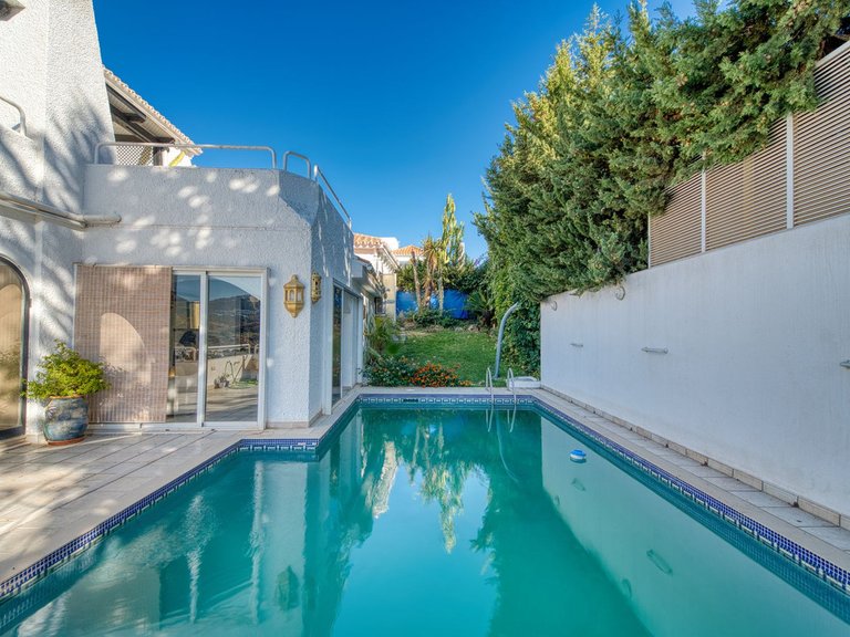Villa for Sale in Nueva Andalucía, Malaga 2