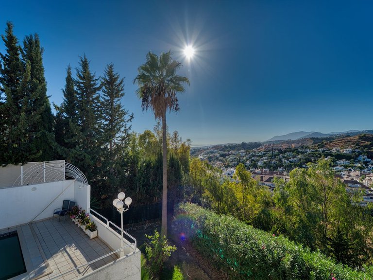 Villa for Sale in Nueva Andalucía, Malaga 24