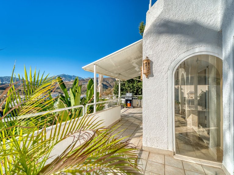 Villa for Sale in Nueva Andalucía, Malaga 27