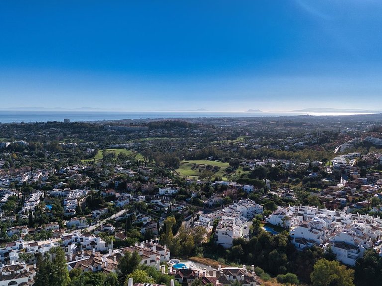 Villa for Sale in Nueva Andalucía, Malaga 34