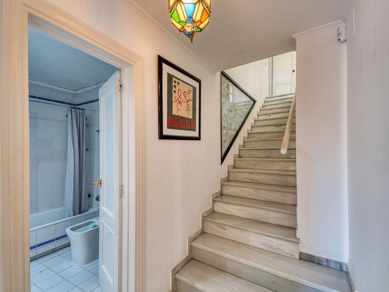 Villa for Sale in Nueva Andalucía, Malaga 38