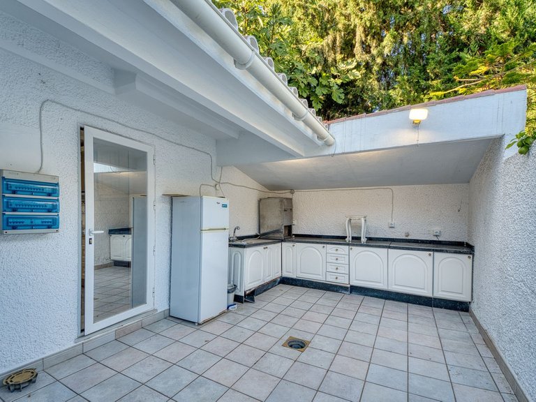 Villa for Sale in Nueva Andalucía, Malaga 41
