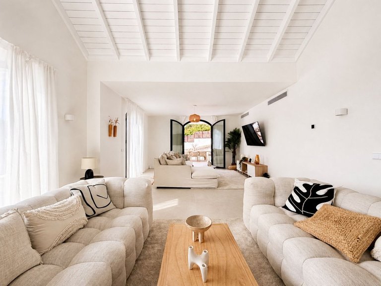 Villa for Sale in El Madroñal, Malaga 13