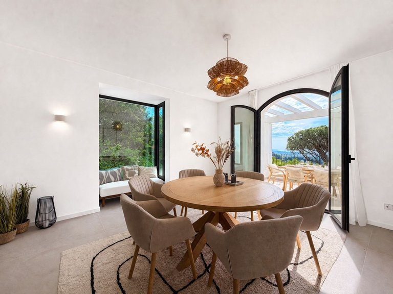 Villa for Sale in El Madroñal, Malaga 19