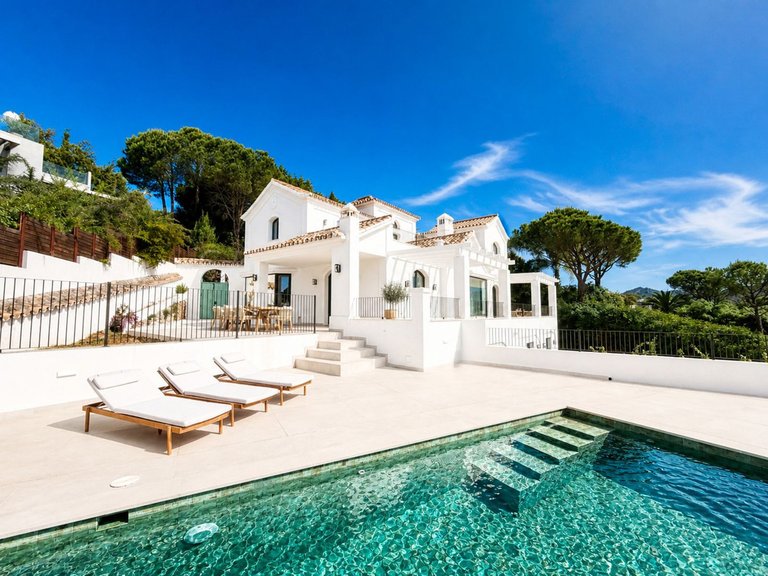 Villa for Sale in El Madroñal, Malaga 2