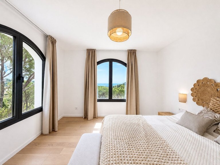 Villa for Sale in El Madroñal, Malaga 25