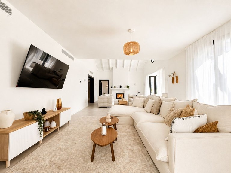 Villa for Sale in El Madroñal, Malaga 26