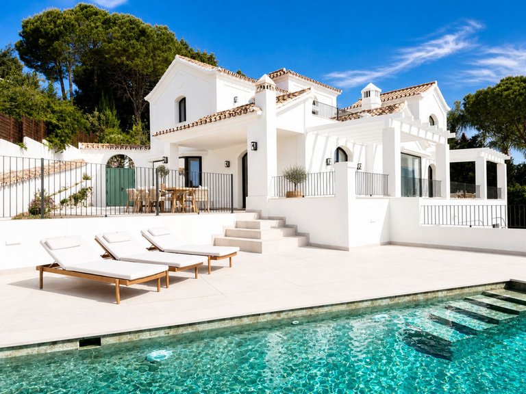 Villa for Sale in El Madroñal, Malaga 31