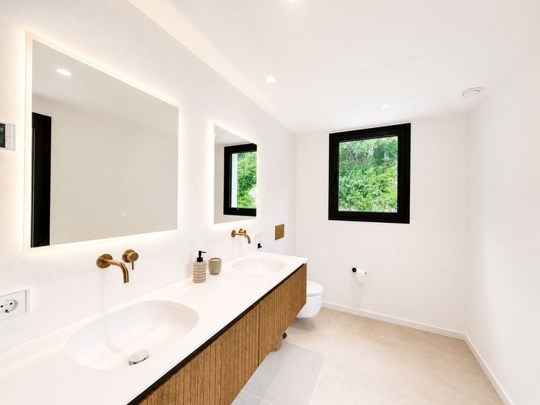 Villa for Sale in El Madroñal, Malaga 38