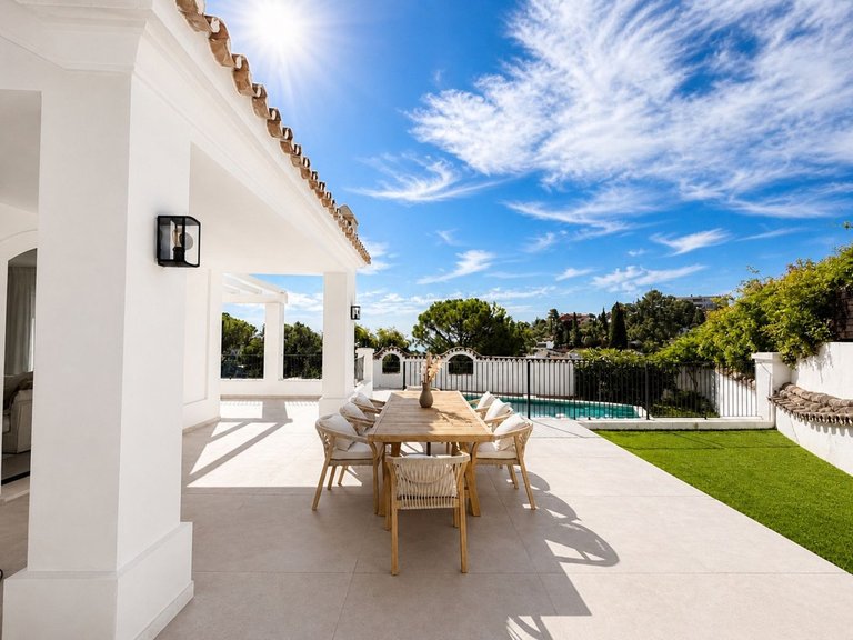 Villa for Sale in El Madroñal, Malaga 4