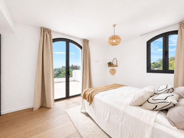 Villa for Sale in El Madroñal, Malaga 43