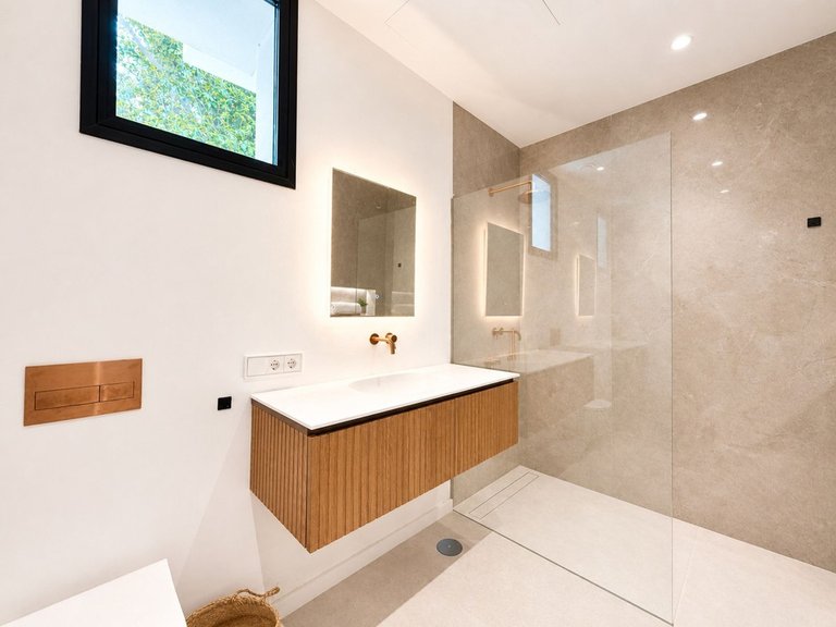 Villa for Sale in El Madroñal, Malaga 44