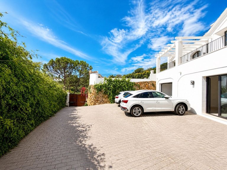 Villa for Sale in El Madroñal, Malaga 45