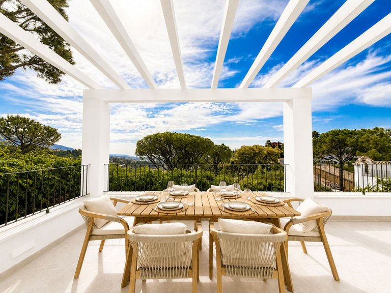 Villa for Sale in El Madroñal, Malaga 7