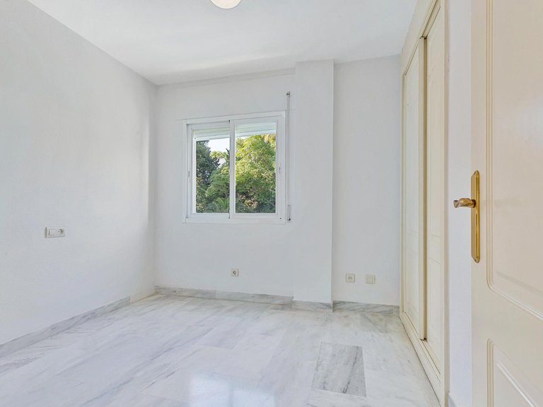Apartment for Sale in Marbella, Malaga 16