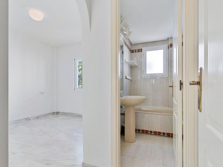 Apartment for Sale in Marbella, Malaga 9