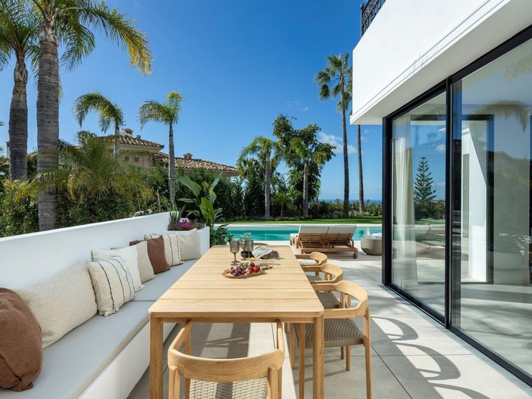 Villa for Sale in Los Arqueros, Malaga 14