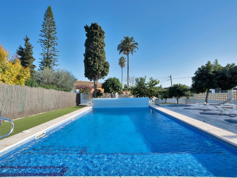 Villa for Sale in San Pedro De Alcántara, Malaga 1