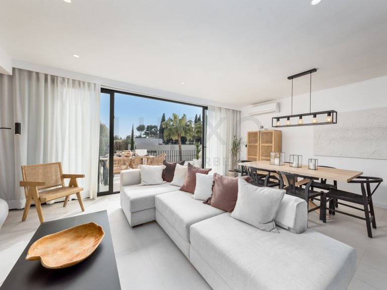 Villa for Sale in Nueva Andalucía, Malaga 1