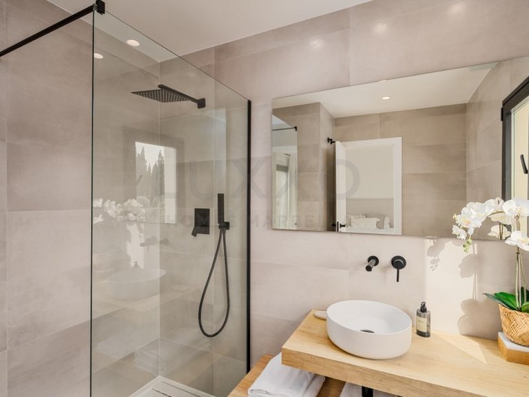 Villa for Sale in Nueva Andalucía, Malaga 14
