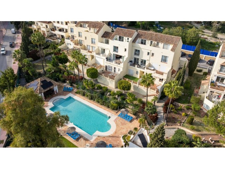 Villa for Sale in Nueva Andalucía, Malaga 20