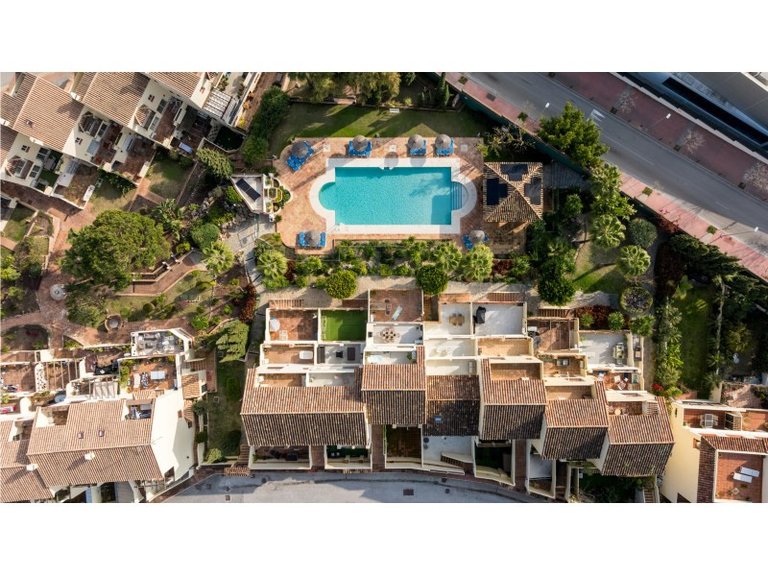 Villa for Sale in Nueva Andalucía, Malaga 22