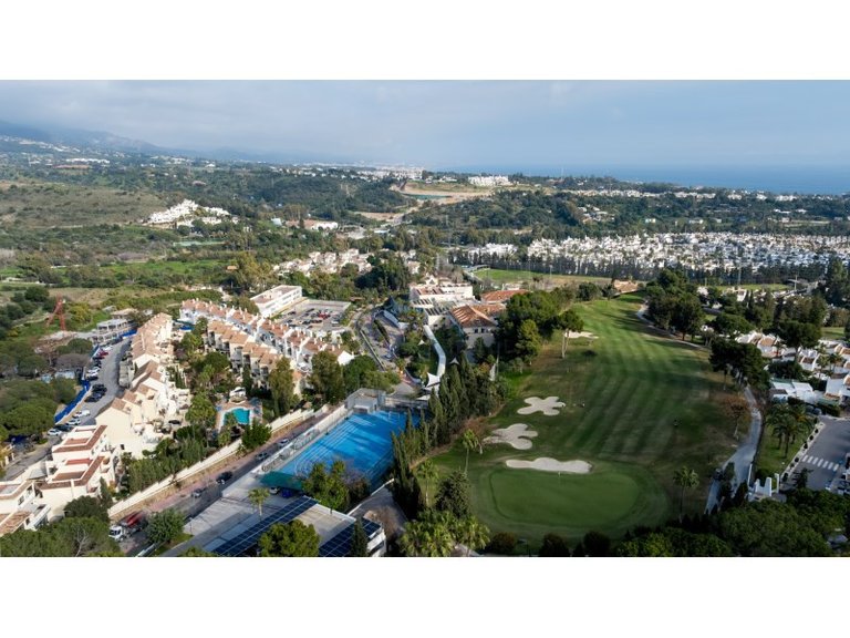 Villa for Sale in Nueva Andalucía, Malaga 24