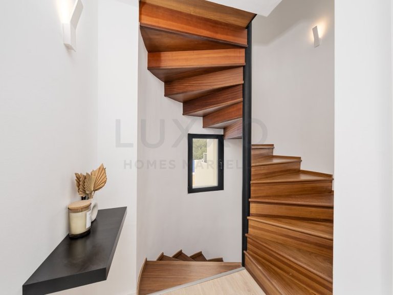 Villa for Sale in Nueva Andalucía, Malaga 9