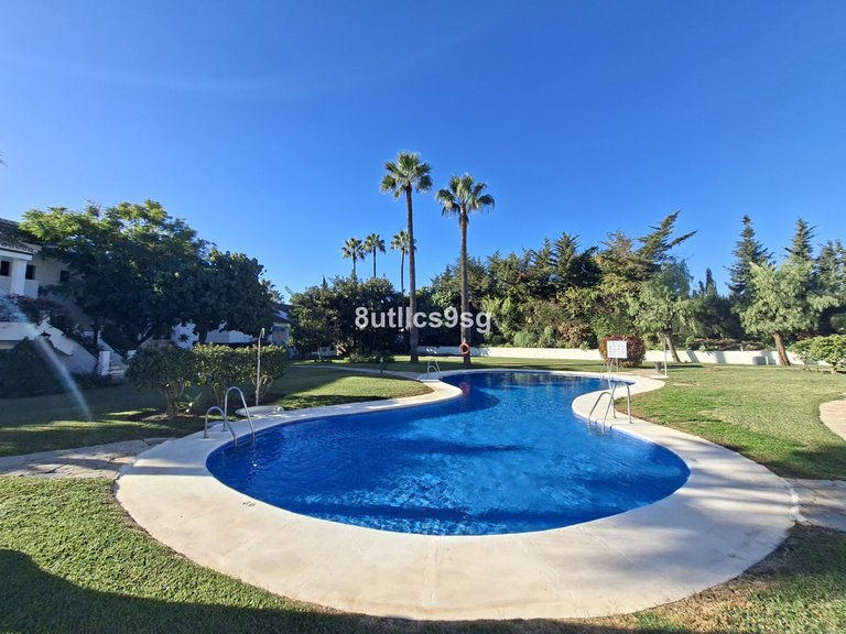 Apartment for Sale in Nueva Andalucía, Malaga 1