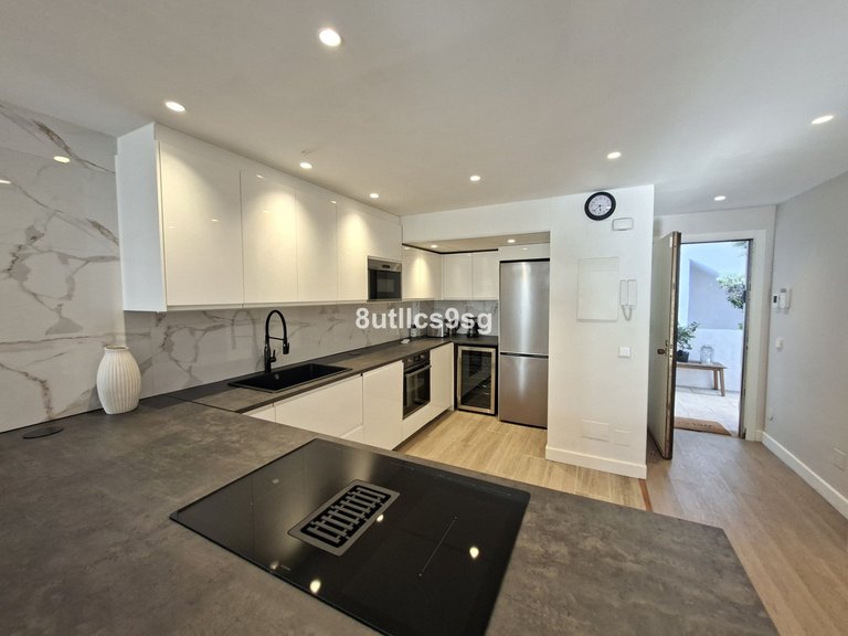 Apartment for Sale in Nueva Andalucía, Malaga 18