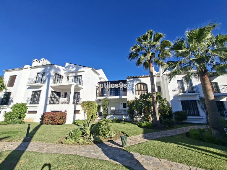 Apartment for Sale in Nueva Andalucía, Malaga 2