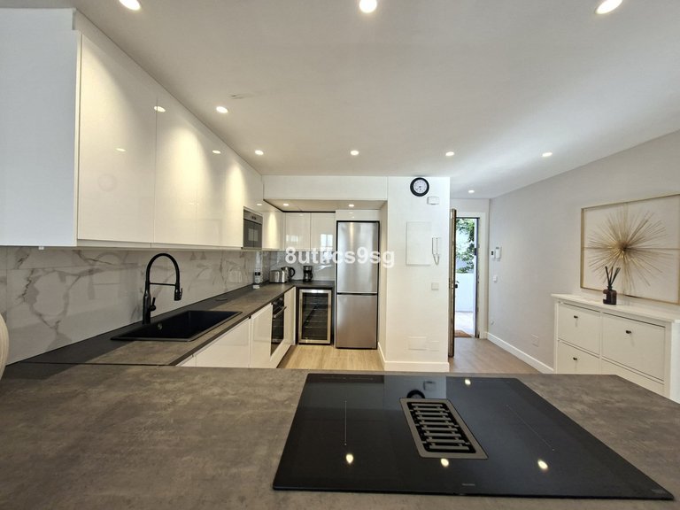 Apartment for Sale in Nueva Andalucía, Malaga 20