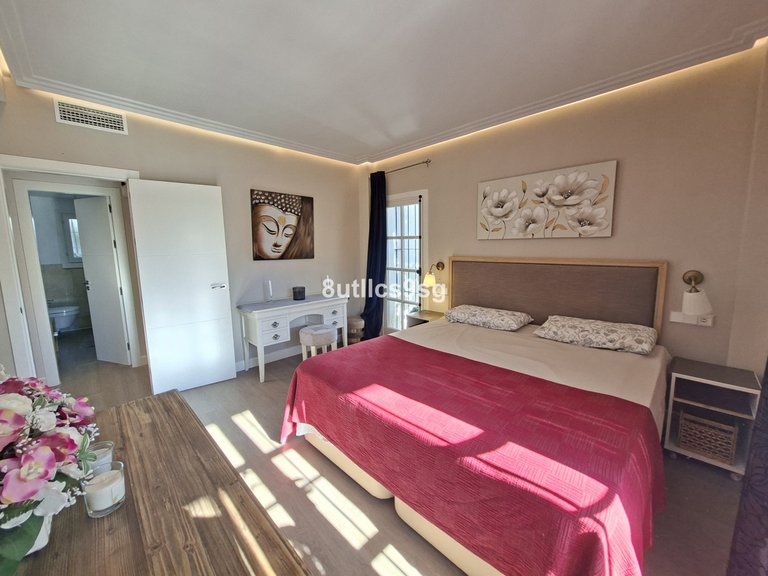 Apartment for Sale in Nueva Andalucía, Malaga 23