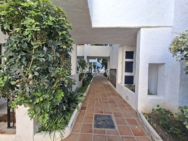 Apartment for Sale in Nueva Andalucía, Malaga 6