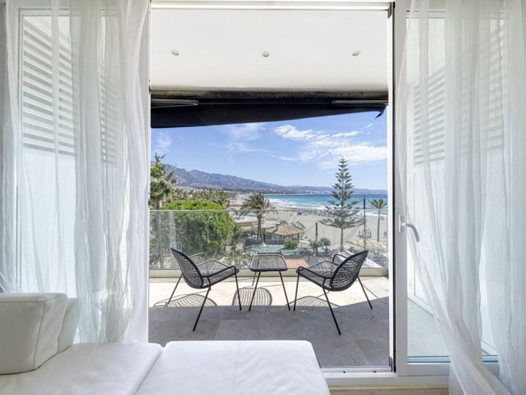 Apartment for Sale in Puerto Banús, Malaga 1