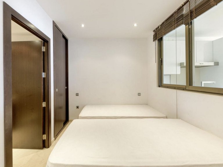 Apartment for Sale in Puerto Banús, Malaga 6