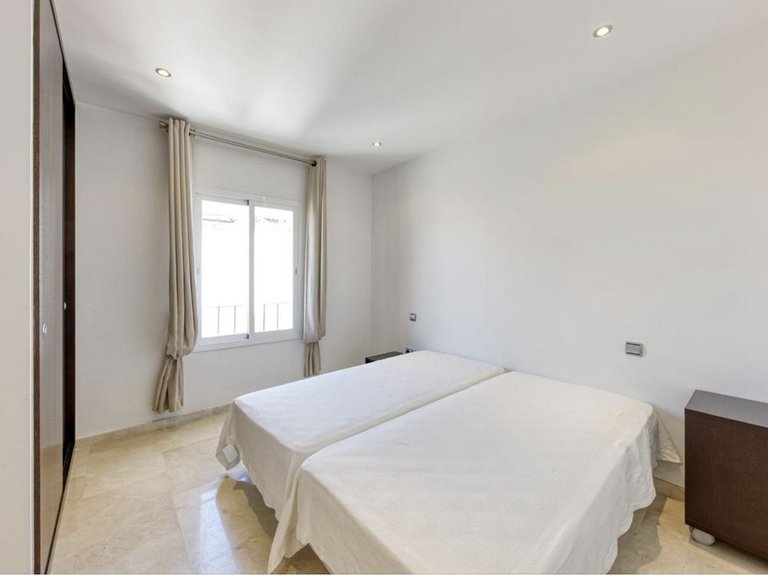 Apartment for Sale in Puerto Banús, Malaga 7