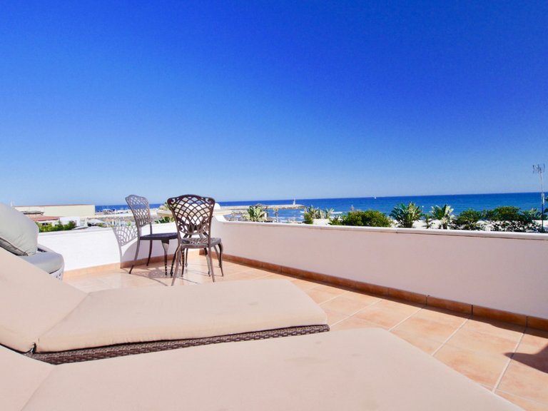 Apartment for Sale in Puerto De Cabopino, Malaga 1